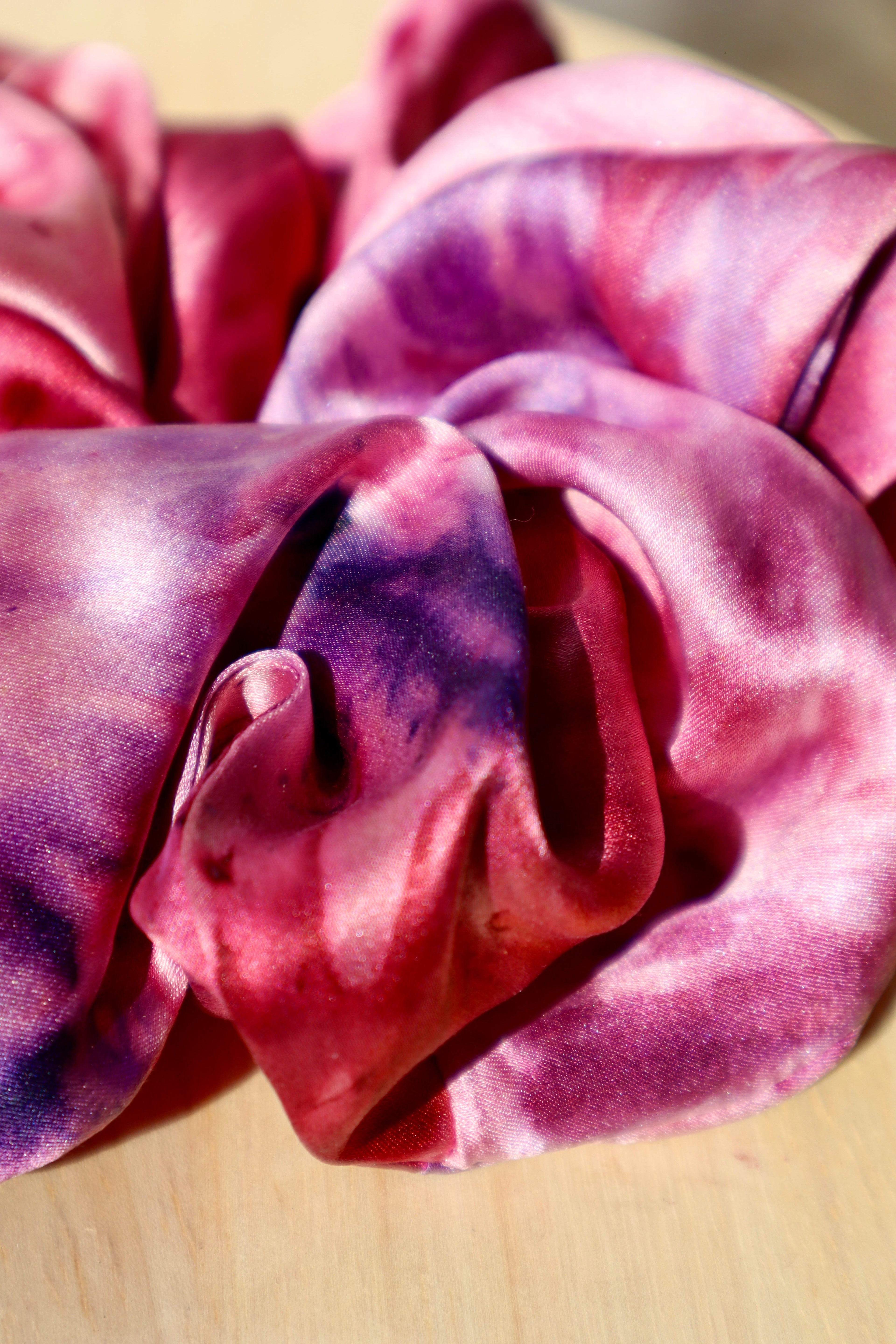 Leah Large Silk Scrunchie